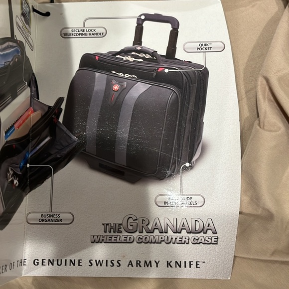 Swiss Gear Granada Laptop Case on wheels fully retractable handle bag strap blk - Picture 13 of 16